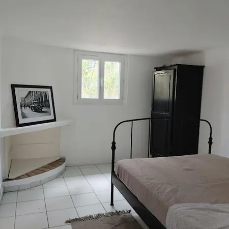 06av1 - Petite Maison Au Calme Avec Piscine *