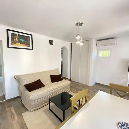 06av1 - Petite Maison Au Calme Avec Piscine * Antibes