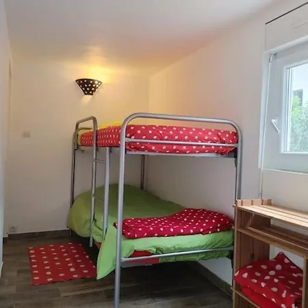 06av1 - Petite Maison Au Calme Avec Piscine Antibes