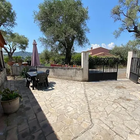 06av1 - Petite Maison Au Calme Avec Piscine Antibes