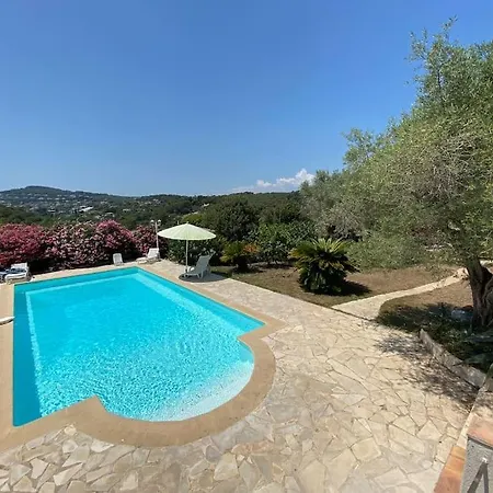 06av1 - Petite Maison Au Calme Avec Piscine Hébergement de vacances