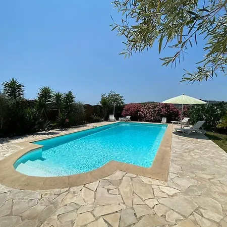 06av1 - Petite Maison Au Calme Avec Piscine