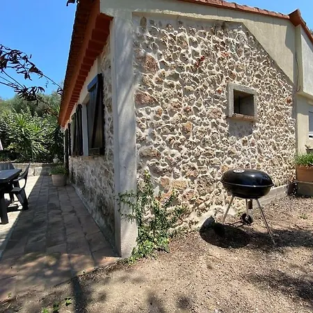 Hébergement de vacances 06av1 - Petite Maison Au Calme Avec Piscine *